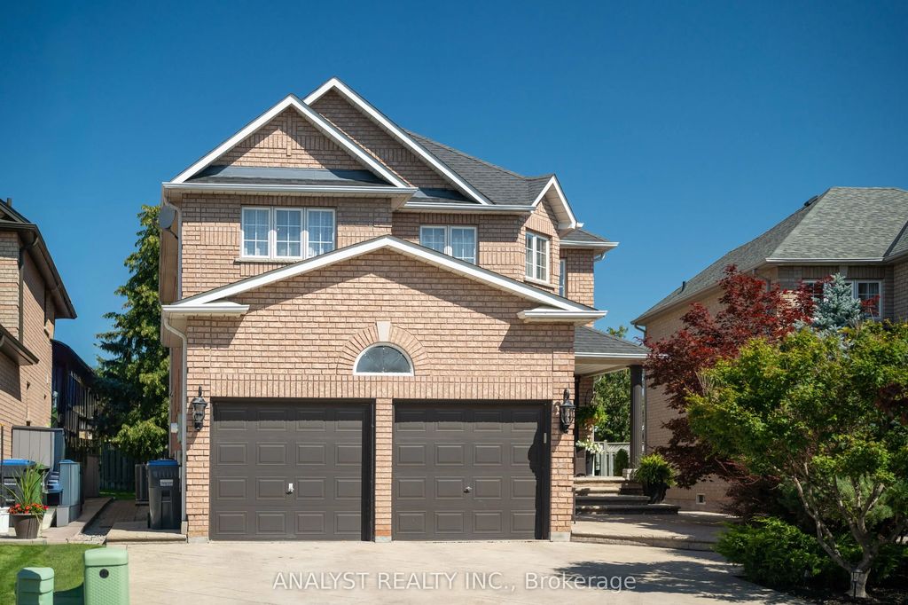 216 Waterbury Street, Caledon