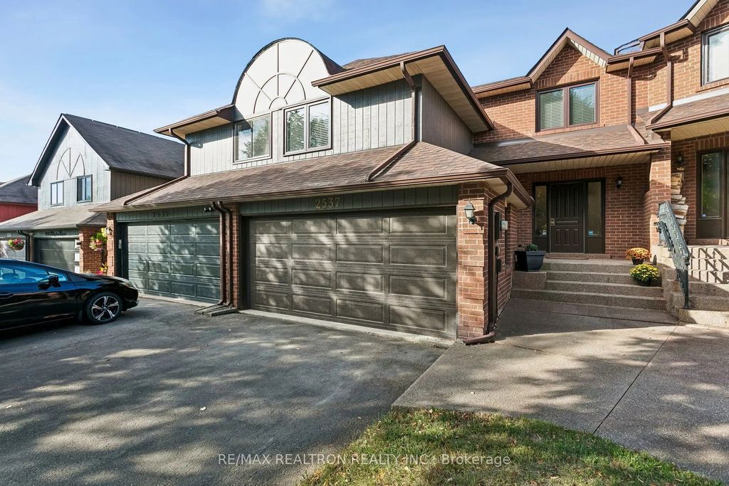 2537 Addingham Crescent, Oakville