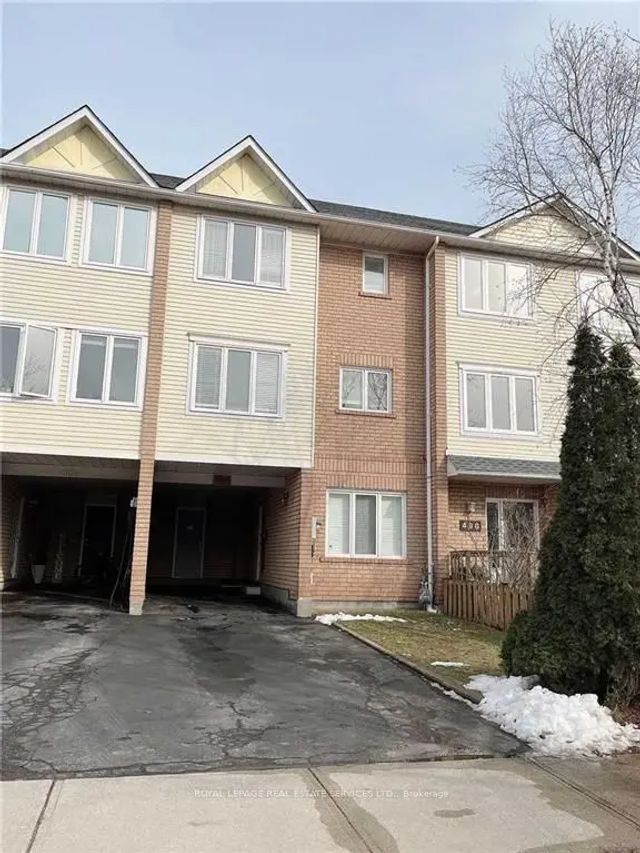 496 River Glen Boulevard, Oakville