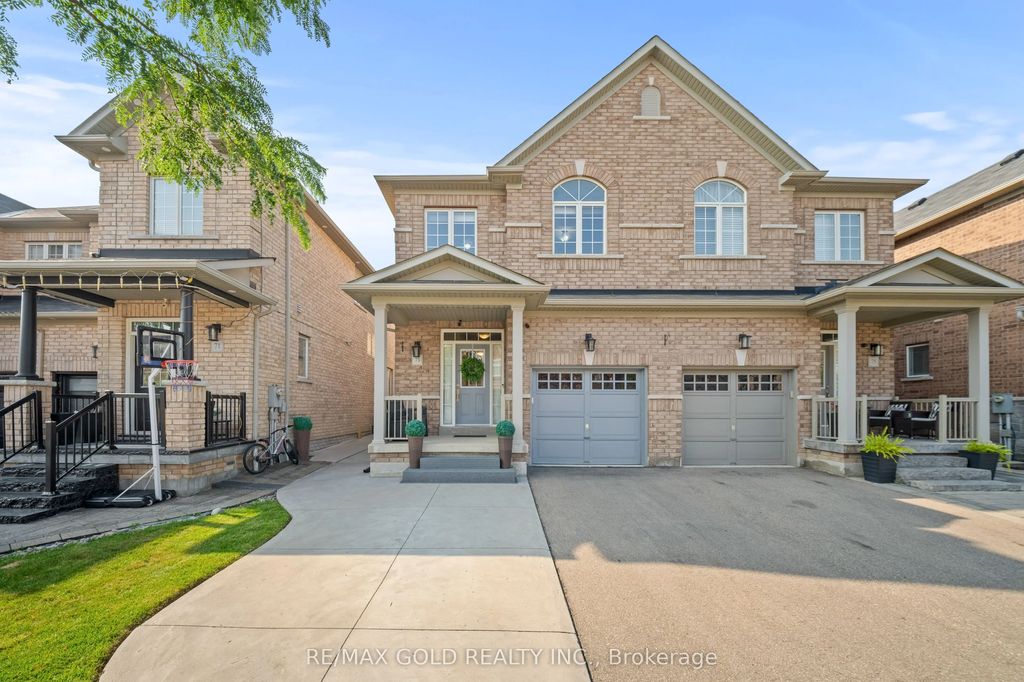 73 Lesabre Crescent, Brampton