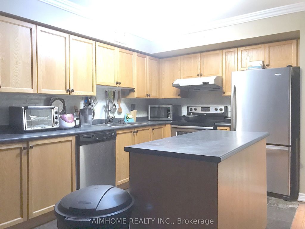 800 Dundas Street W 30, Mississauga