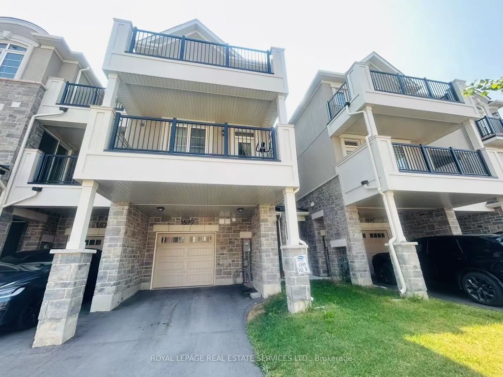 1577 Moira Crescent, Milton