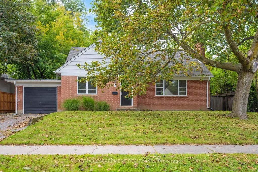 7 Washington Avenue, Oakville