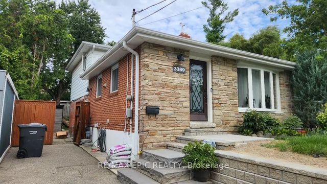 3389 Kelowna Court, Mississauga