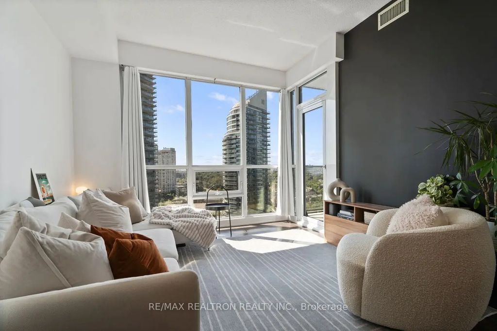 2212 Lakeshore Boulevard W 1905, Toronto W06