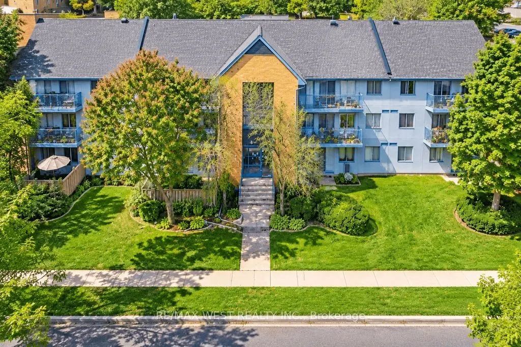 65 Trailwood Drive 233, Mississauga