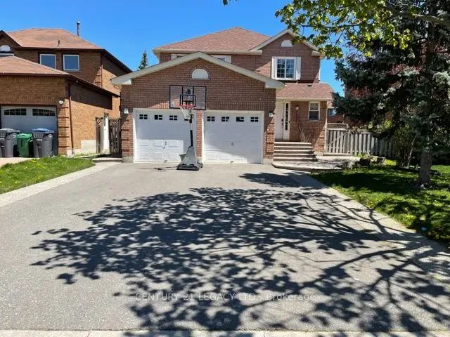 25 Kentucky Drive (upper), Brampton