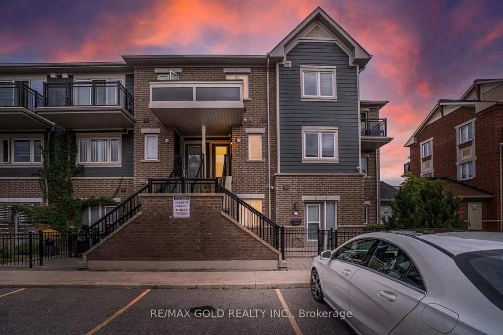 250 Sunny Meadow Boulevard 215, Brampton