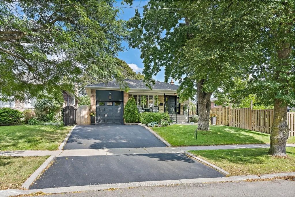 42 Oxenden Crescent, Toronto W08