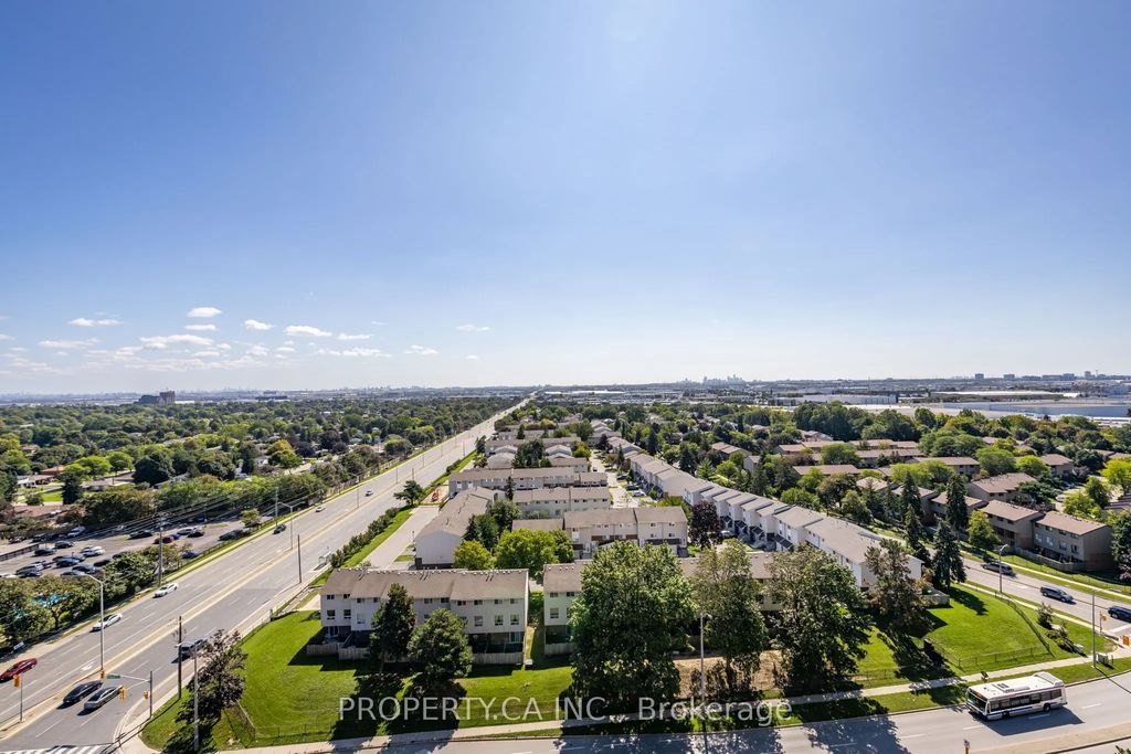 3 Lisa Street 1610, Brampton