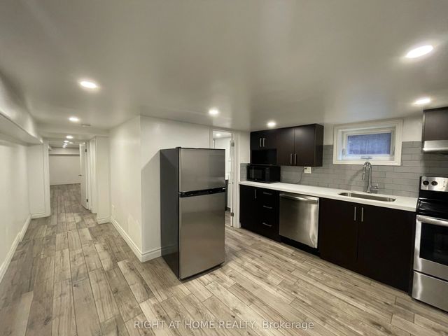 755 Dupont Street B, Toronto W02