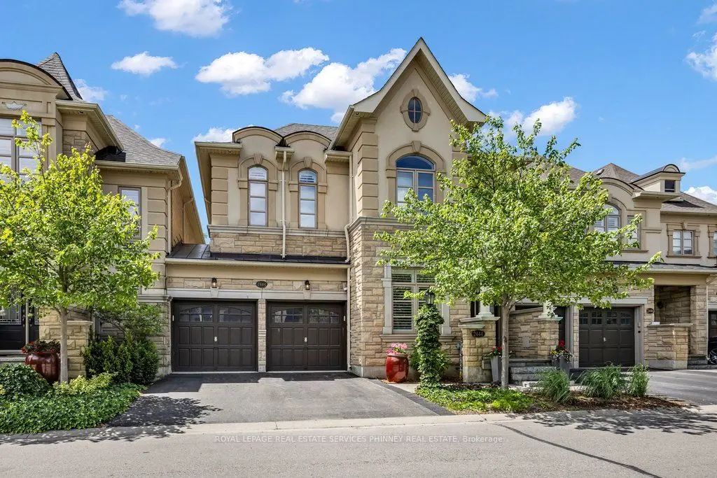 2444 Chateau Common, Oakville