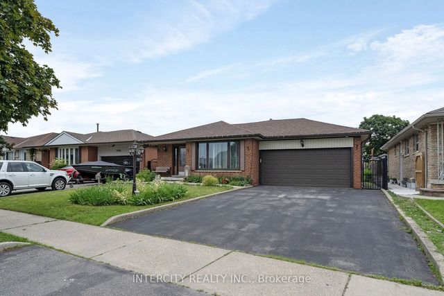 7279 Vernor Drive, Mississauga