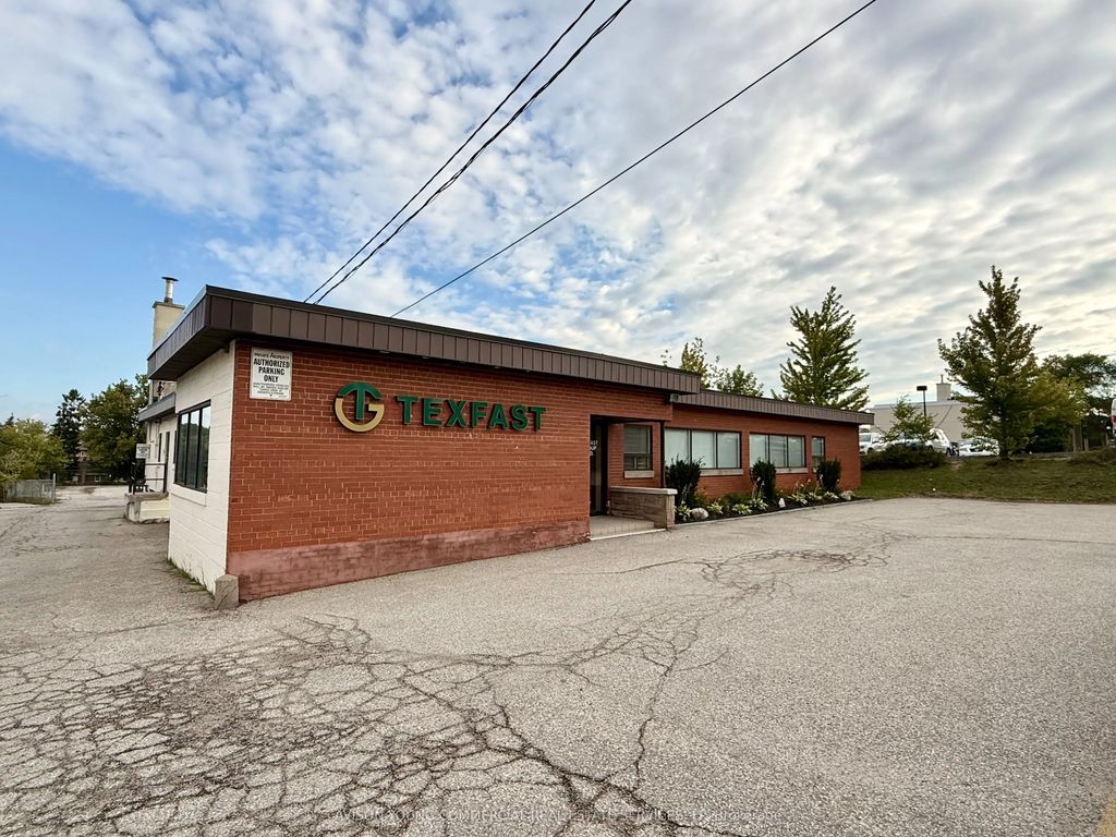 88 Tycos Drive, Toronto W04