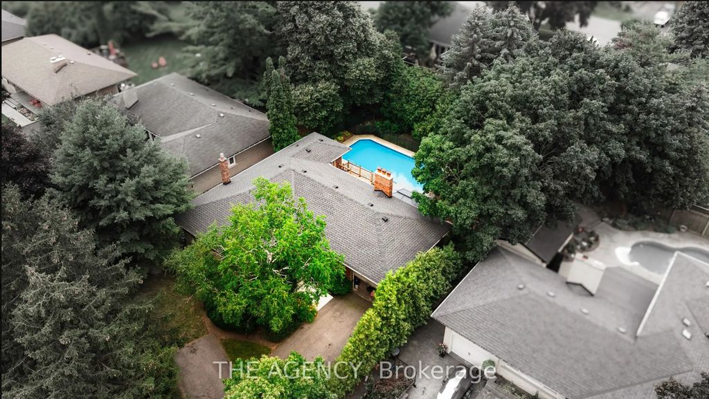 261 Wales Crescent, Oakville