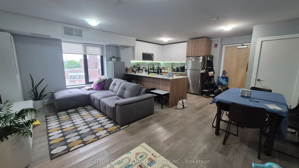 293 Viewmount Avenue 302, Toronto W04