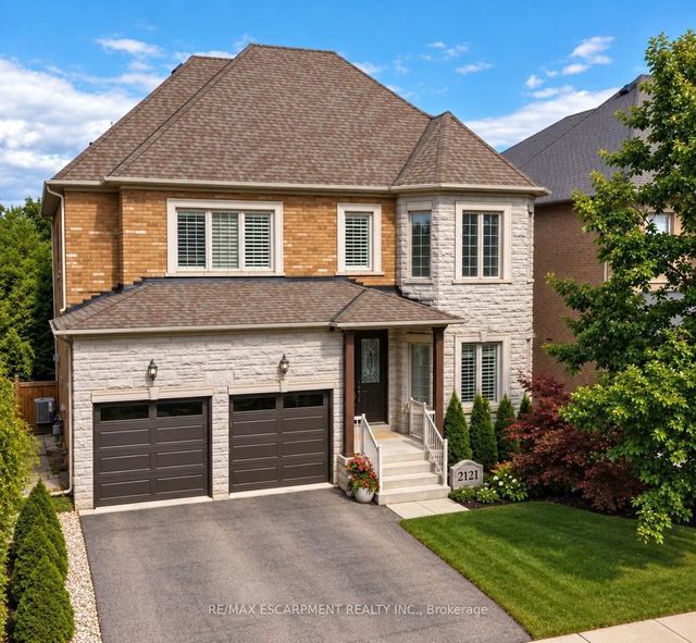 2121 Blackforest Crescent, Oakville