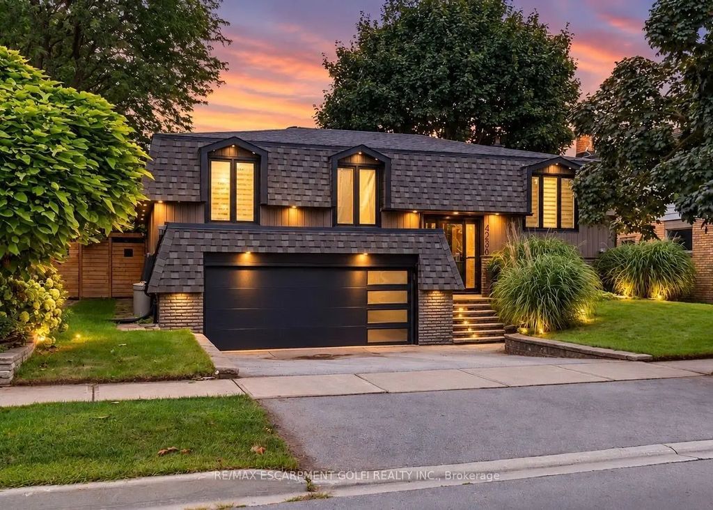 4236 Longmoor Drive, Burlington