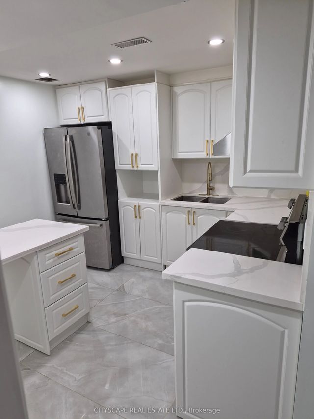 368 Sardinia Drive Bsmt, Mississauga