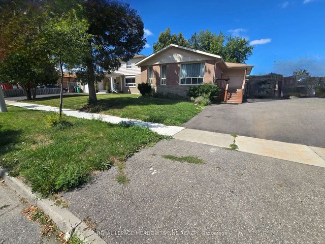 46 Reigate Avenue, Brampton