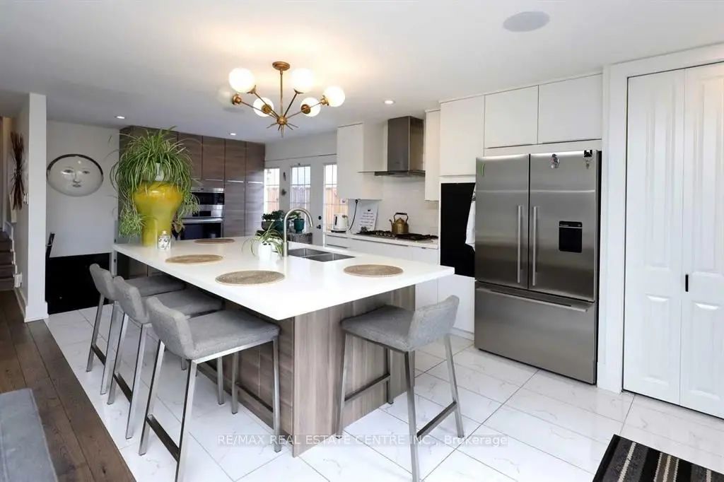 814 Eaglemount Crescent, Mississauga