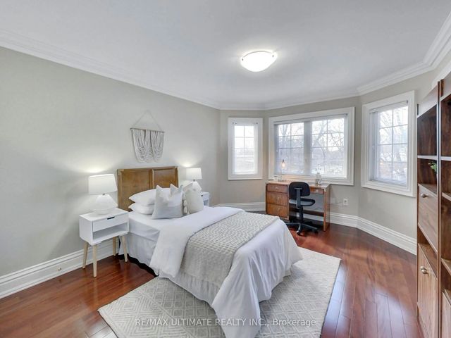 40 Harrow Drive 1, Toronto W04