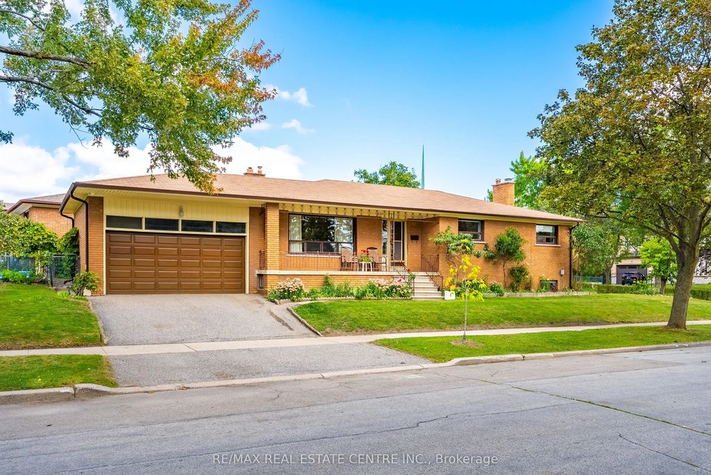 4 Dunreo Drive, Toronto W05