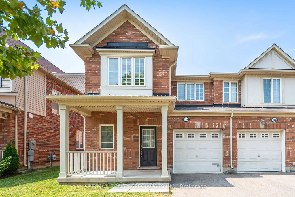 210 Woodley Crescent, Milton