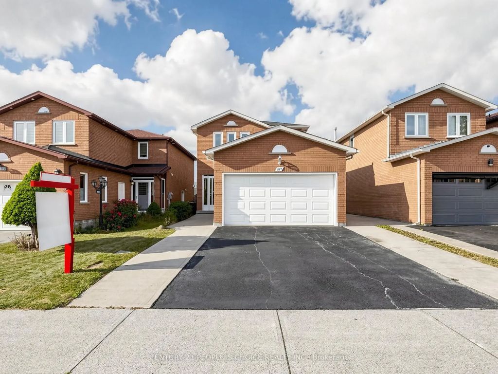 1125 Ivandale Drive, Mississauga