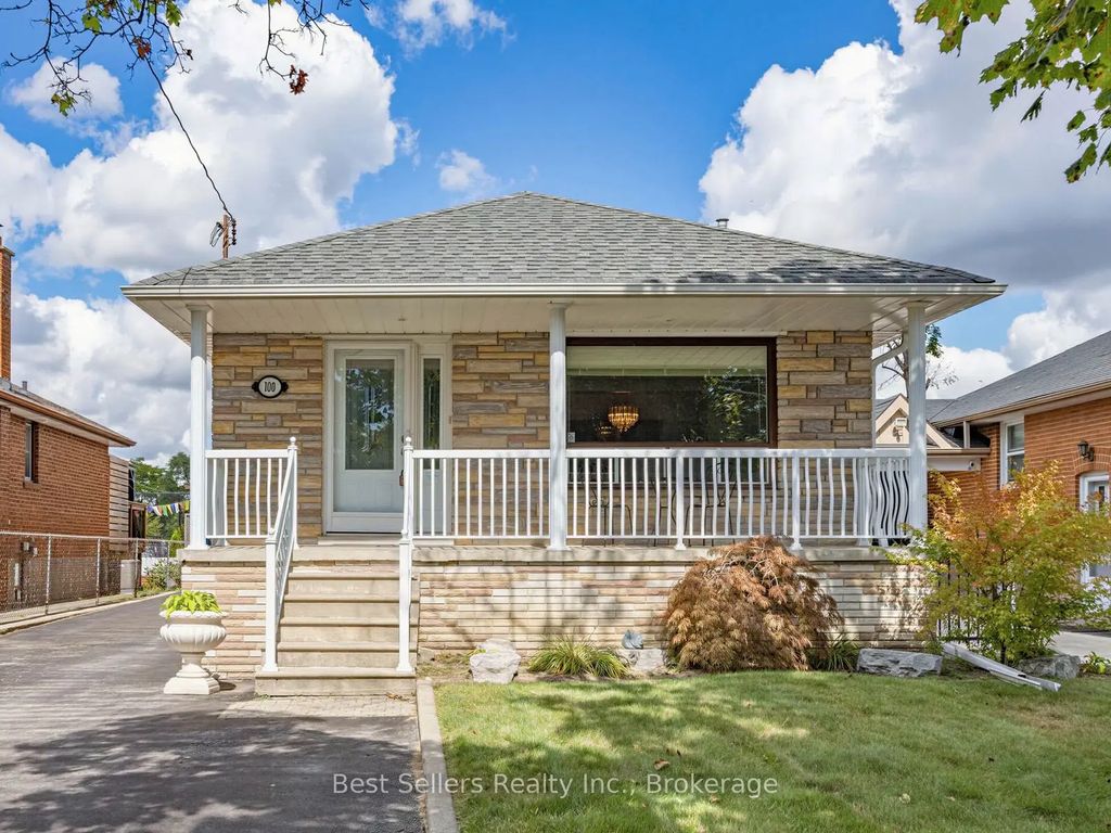 100 Nordin Avenue, Toronto W08