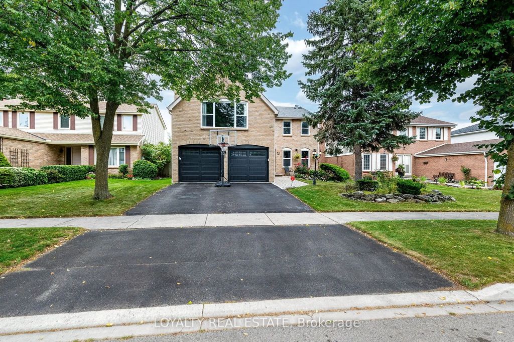 52 Newcastle Crescent, Brampton