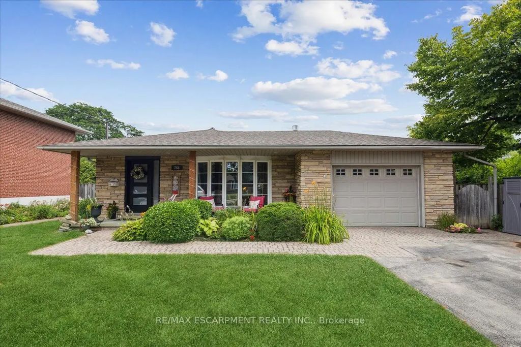 755 Parker Crescent, Burlington