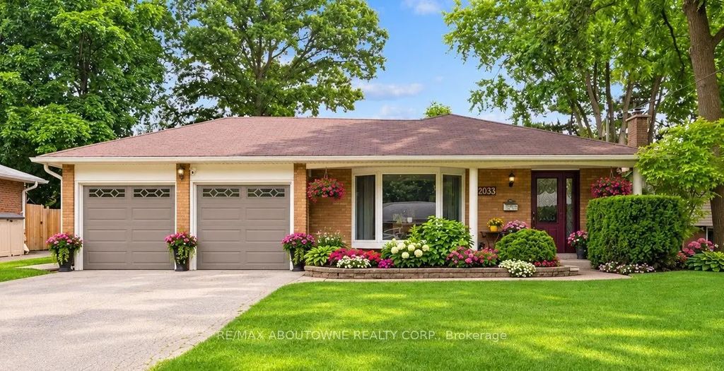 2033 Saxon Road, Oakville