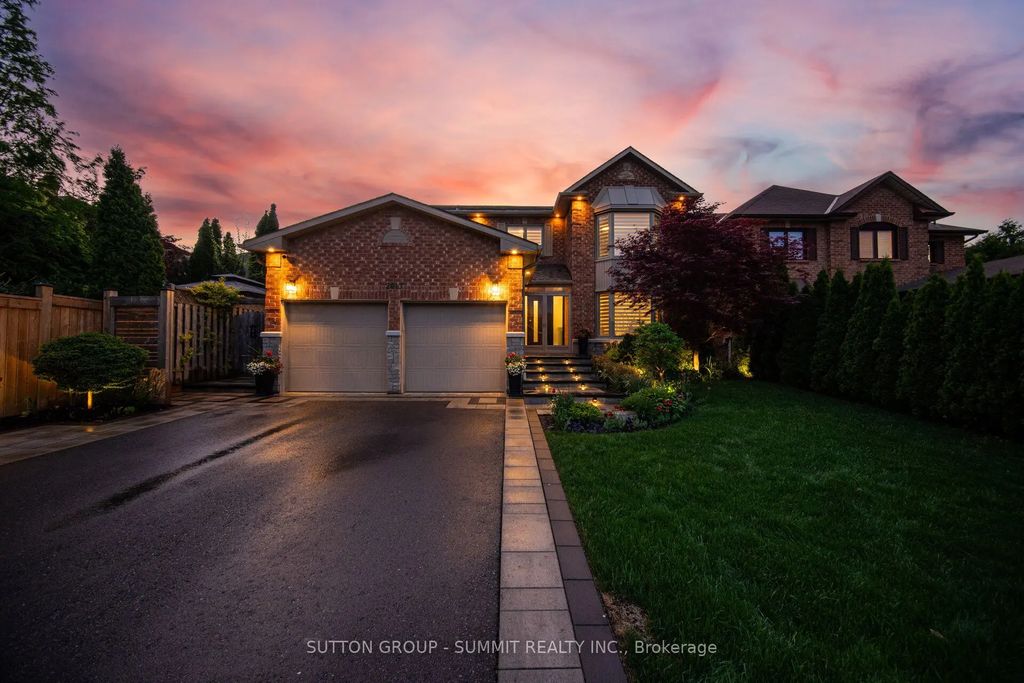 2017 Lady Di Court Nw, Mississauga