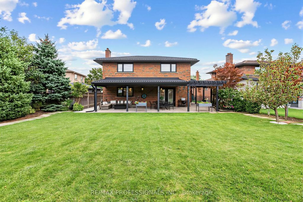 182 Gracefield Avenue, Toronto W04