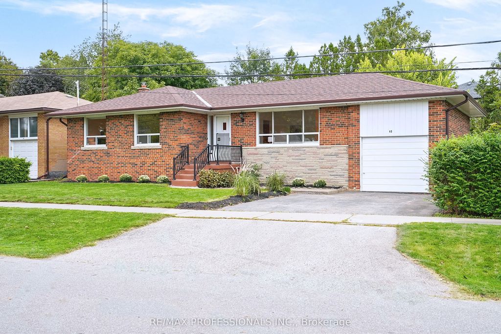 45 Fernalroy Boulevard, Toronto W07