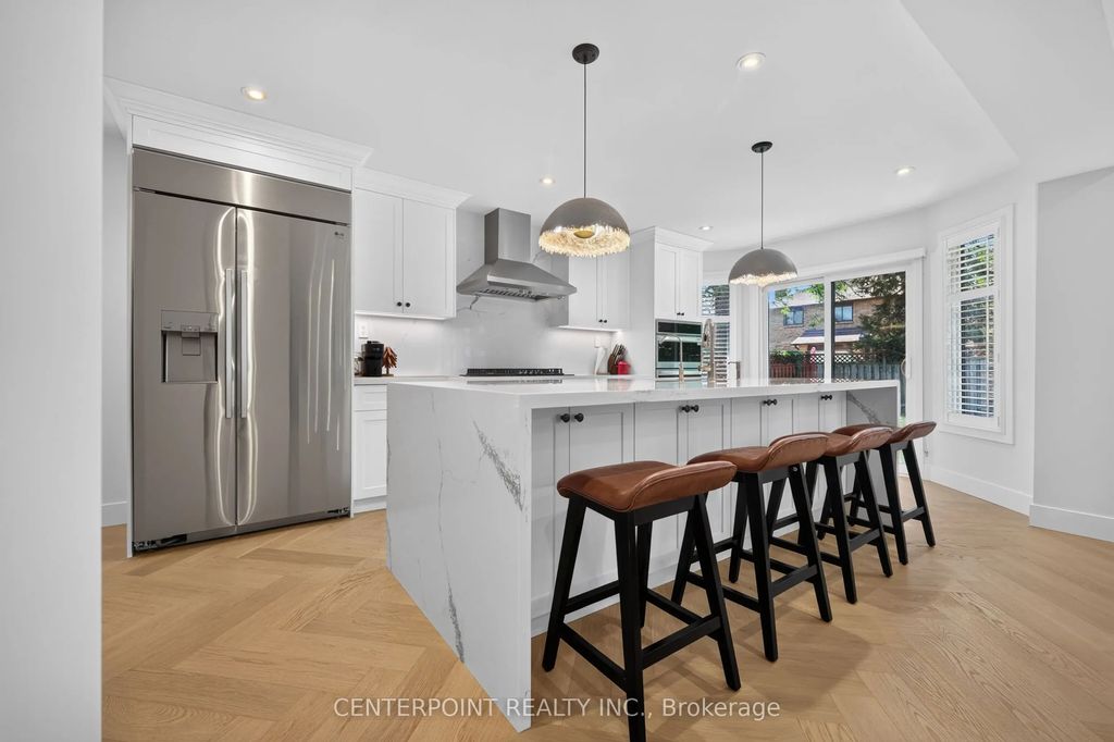 1073 Grandeur Crescent, Oakville
