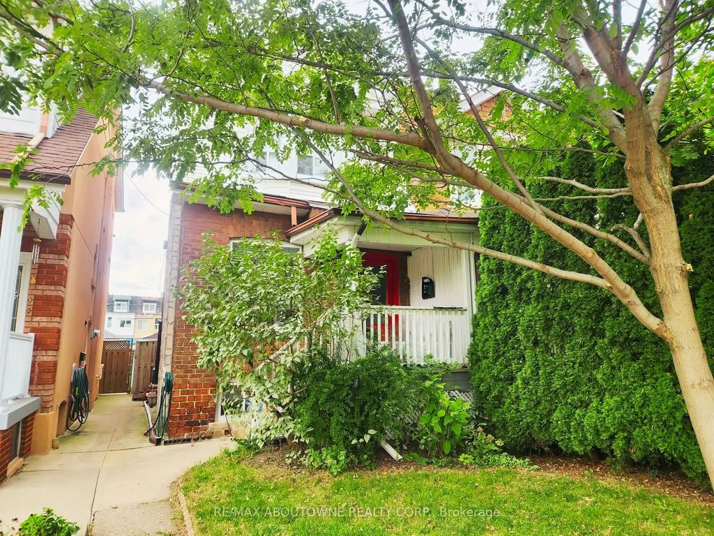 60 Gillespie Avenue, Toronto W03