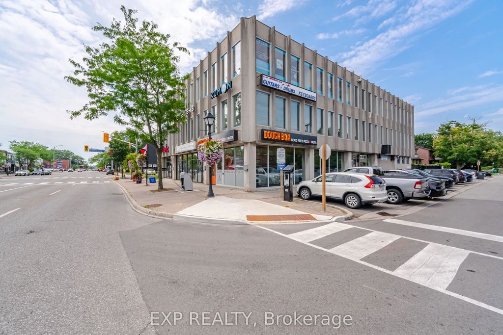 230 Lakeshore Road E Corner, Mississauga