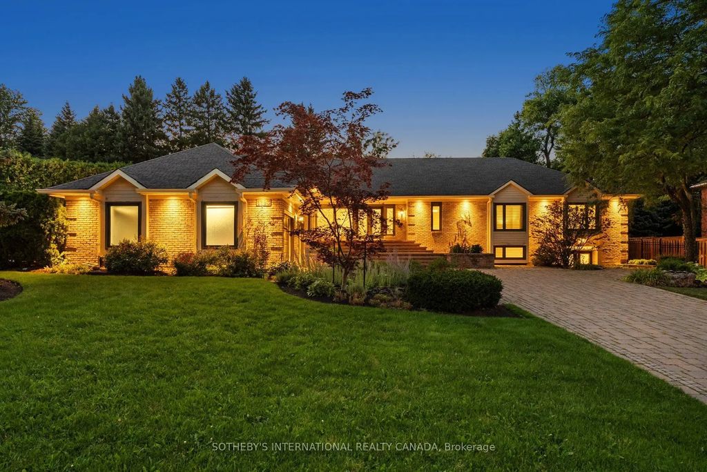 1393 Hazelton Boulevard, Burlington