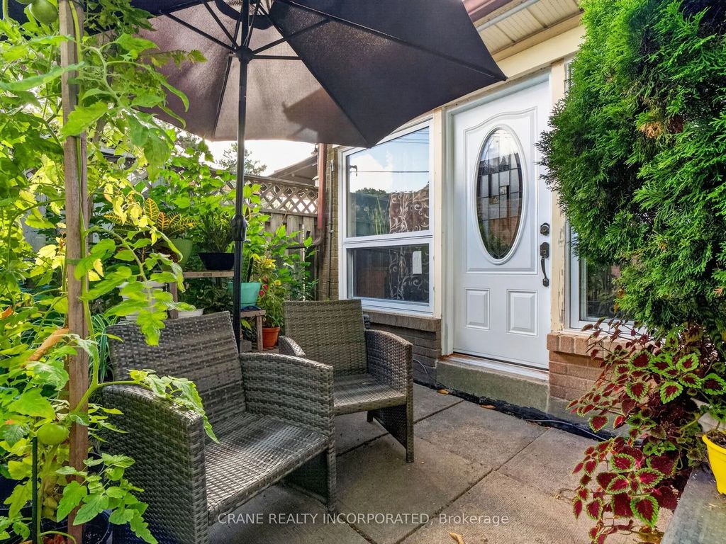 256 John Garland Boulevard 119, Toronto W10