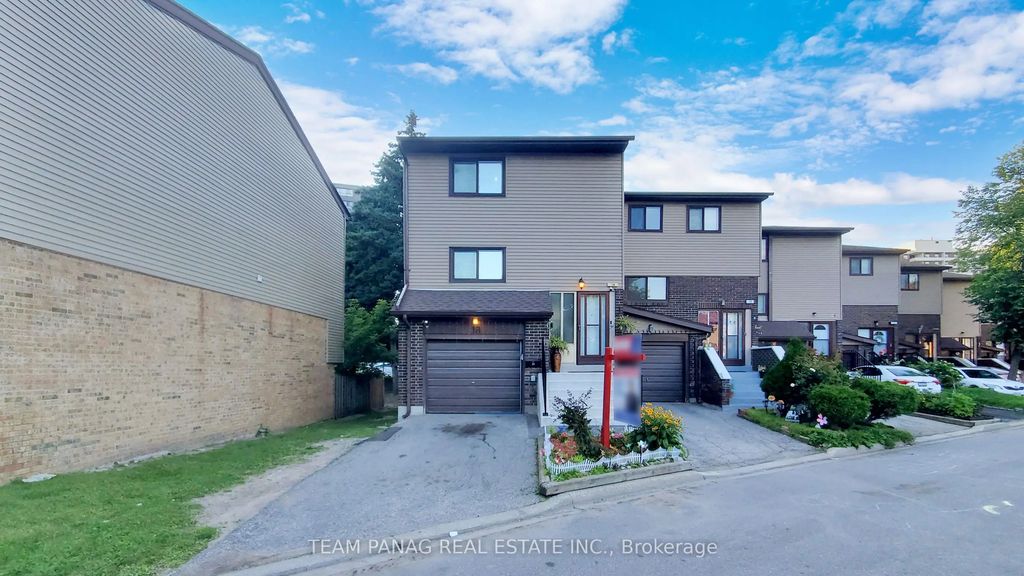 18 Carleton Place 18, Brampton