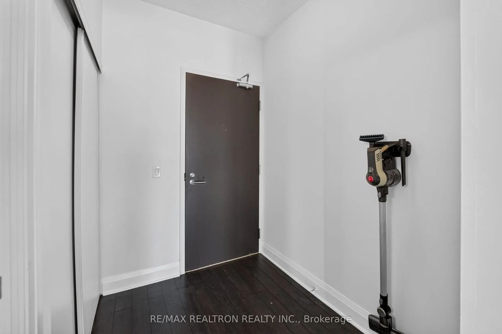 17 Zorra Street 605, Toronto W08