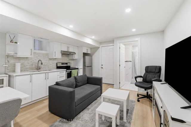1945 Davenport Road Bsmt, Toronto W03