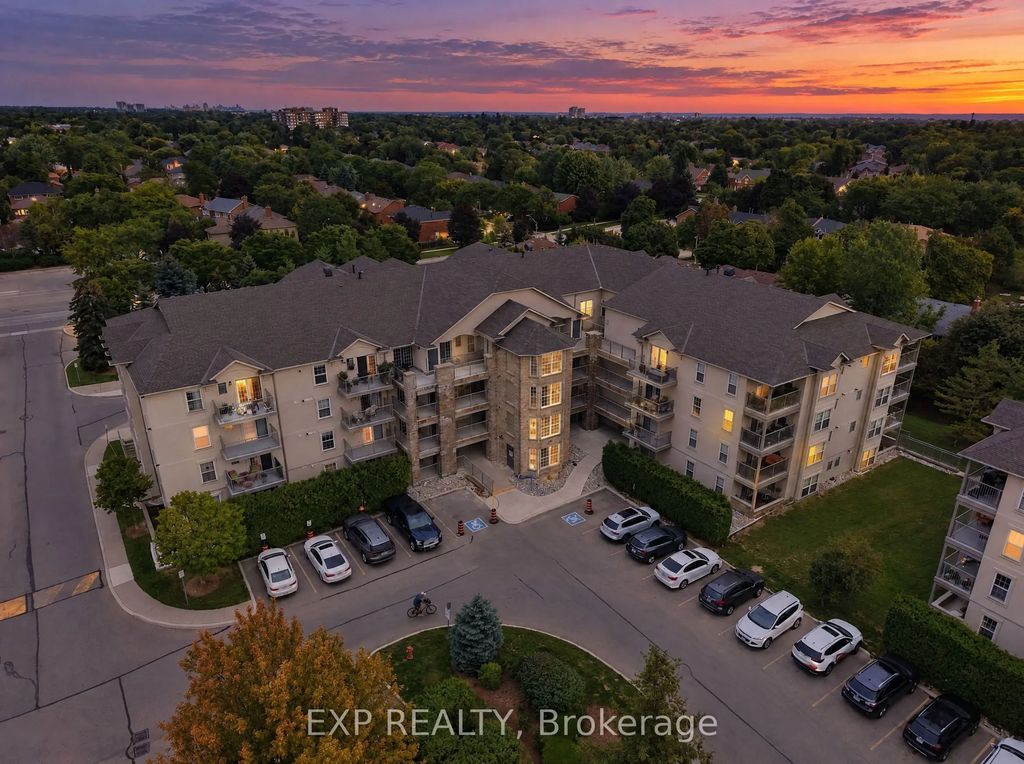 1440 Bishops Gate 206, Oakville