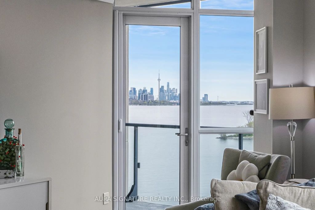 59 Annie Craig Drive 1004, Toronto W06