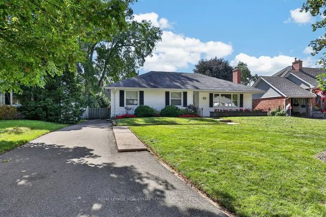 948 Long Drive, Burlington