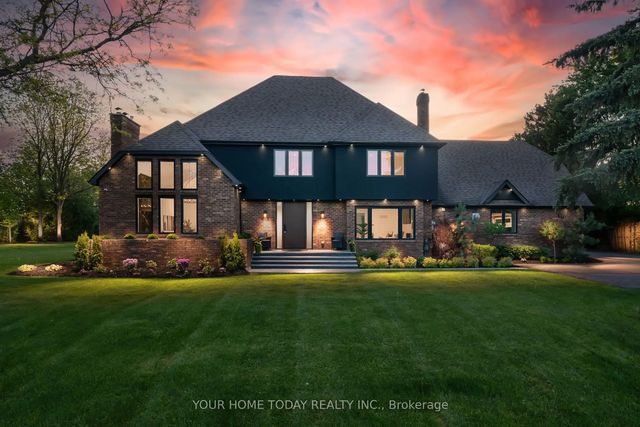 27 Chantelay Crescent, Halton Hills