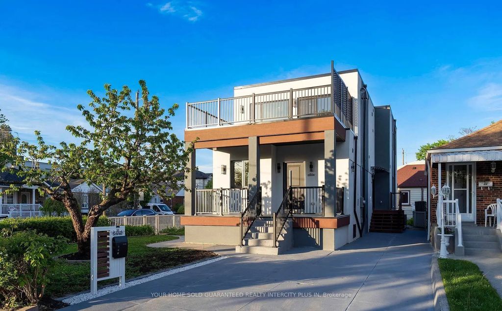 33 Landour Avenue, Toronto W03