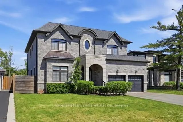 584 Weynway Court, Oakville